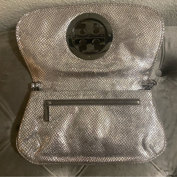 Like New TORY BURCH Crome/Silver Metallic Gunmetal Chain Linked Crossbody/Clutch - Picture 3 of 14